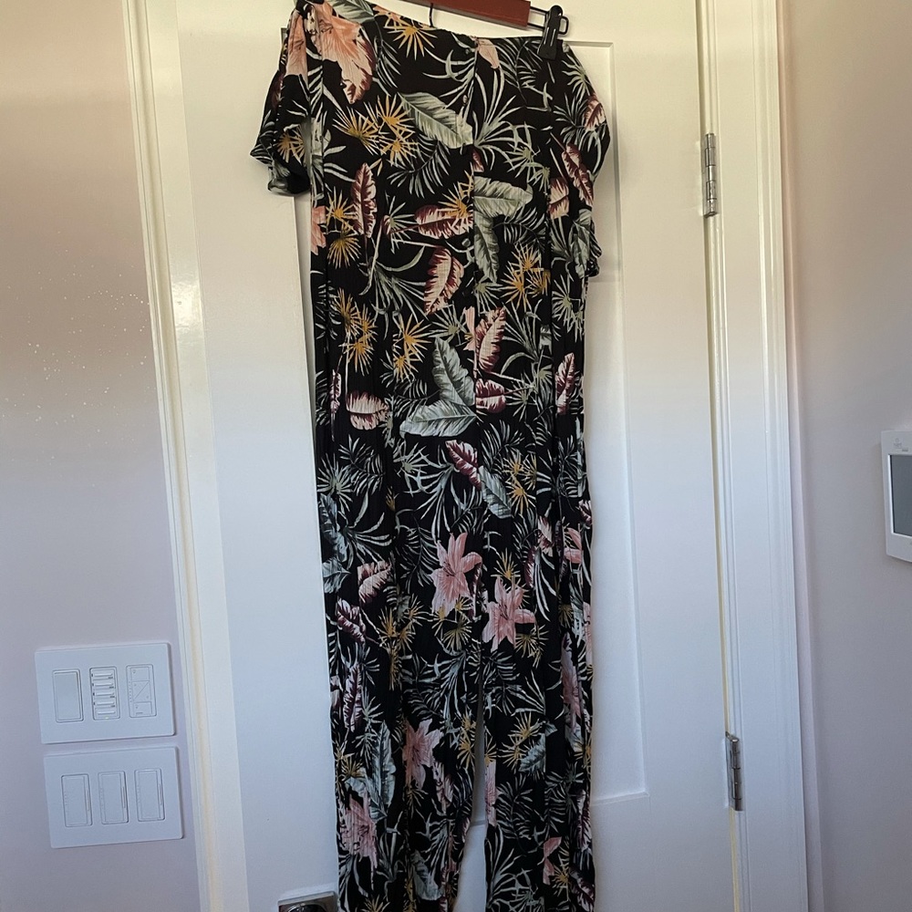 Amuse Society Black Tropical Floral Off-Shoulder Jumpsuit